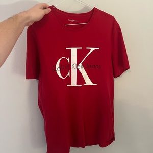 Calvin Klein men’s red short sleeve tee. Size Large